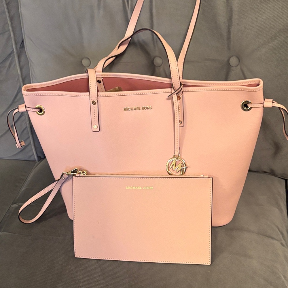 Michael Kors Jetset Light Pink Tote with Gold Accents With Wristlet